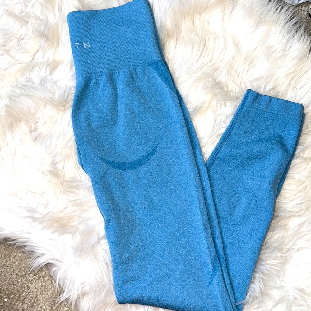 ✨•XS light blue NVGTN contour high waisted leggings!•✨